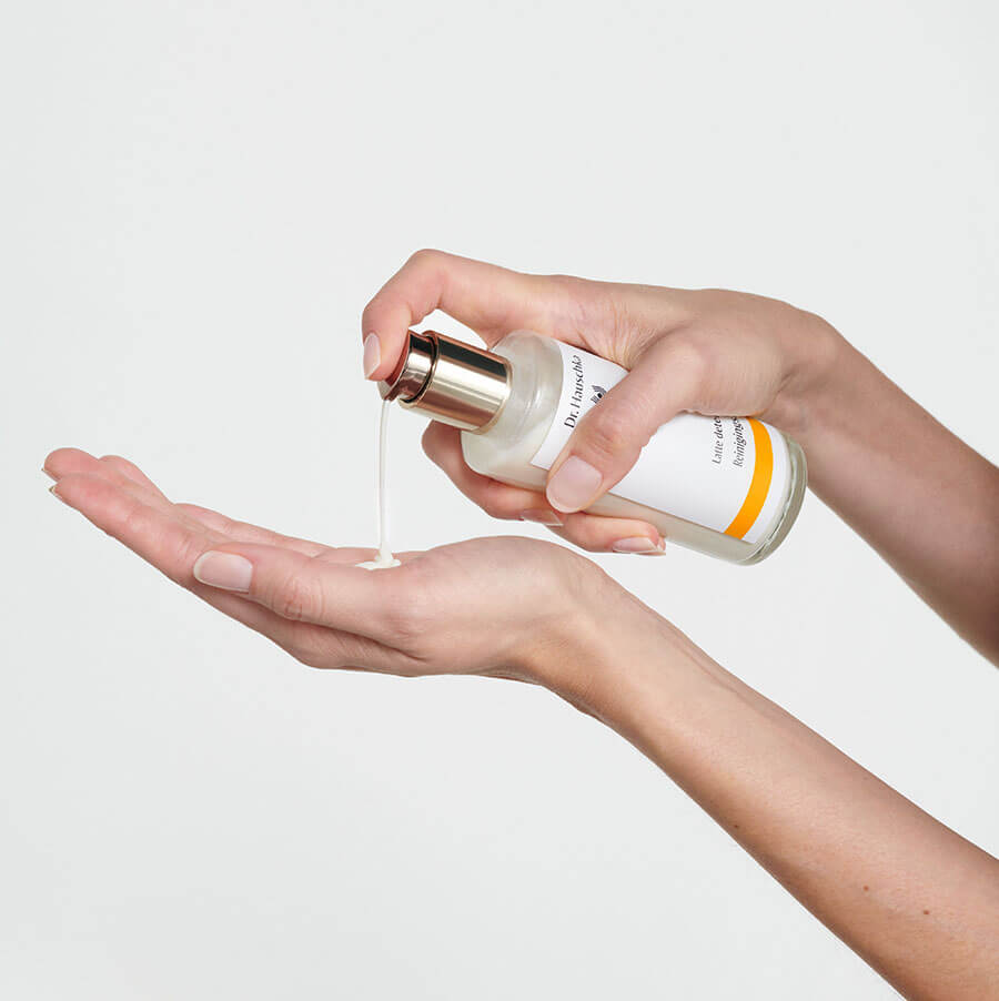 Soothing Cleansing Milk (145 ml) - Image 3